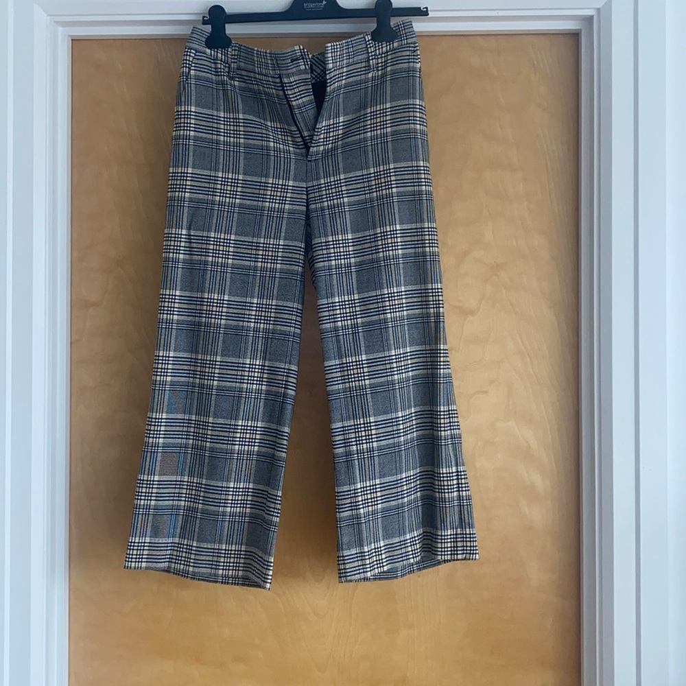BANANA REPUBLIC SIZE 4 DRESS PANTS
